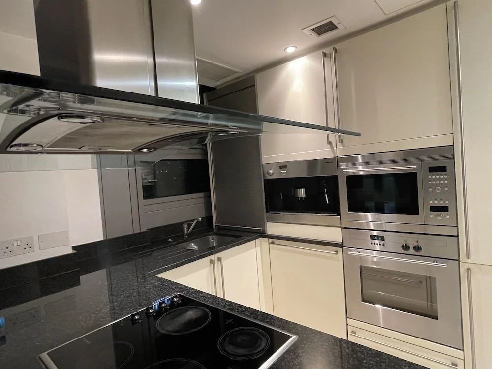 Stunning View 2 Bed Apartment - Canary Wharf City