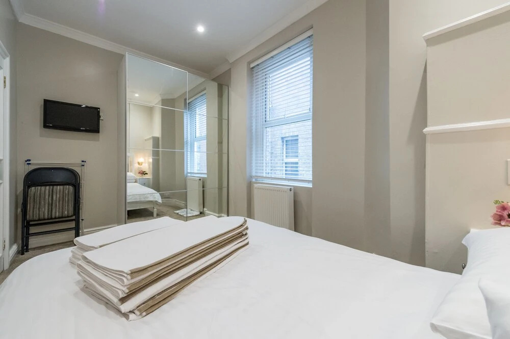 Chic 1 Bedroom Apartment-12 Minutes From Centre