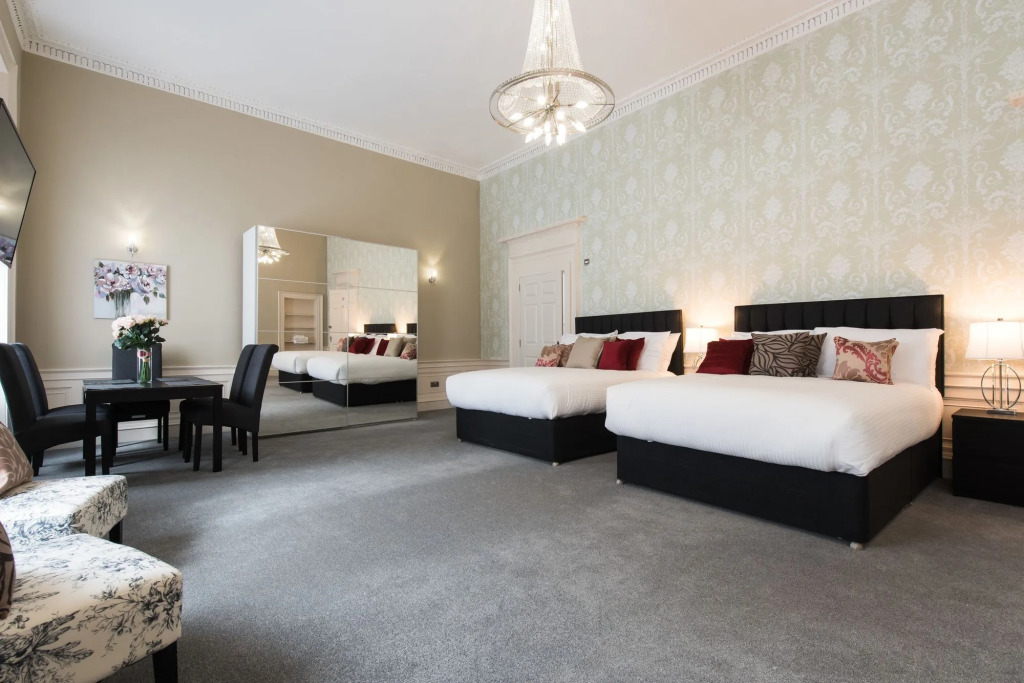 Royal Princes Suites