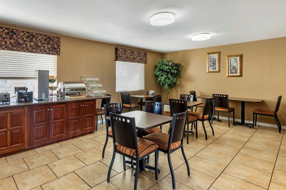 Quality Inn Russellville Area