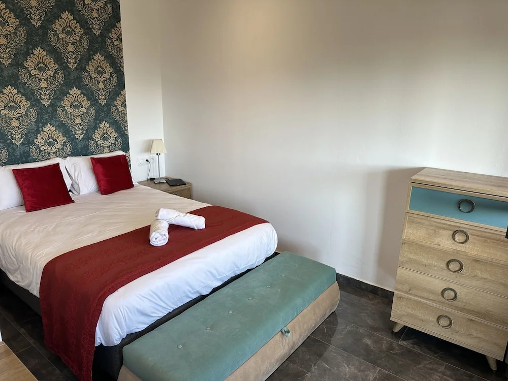 Hotel Parc Les Cigognes