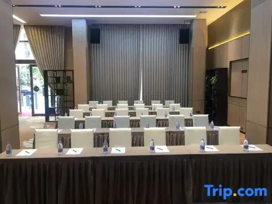 Vienna International Hotel (Yulin Yudong New Area Branch)