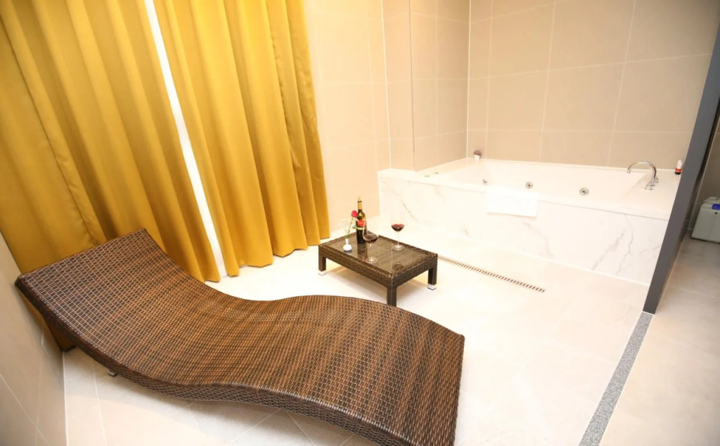 Rest Hotel