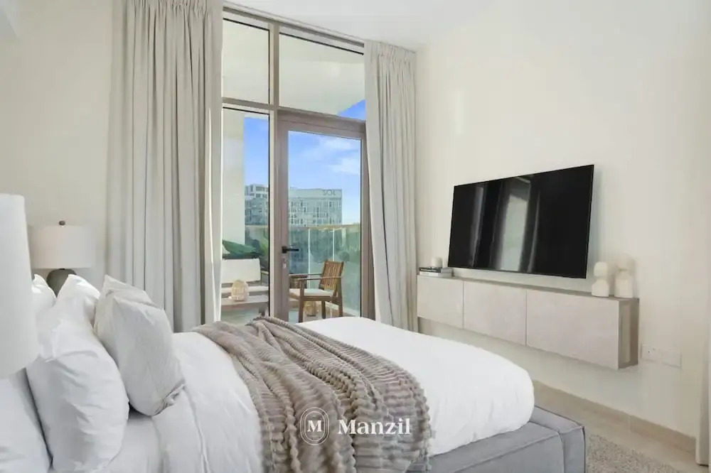 Stylish 2BR With Canal Burj View Near Dubai Mall
