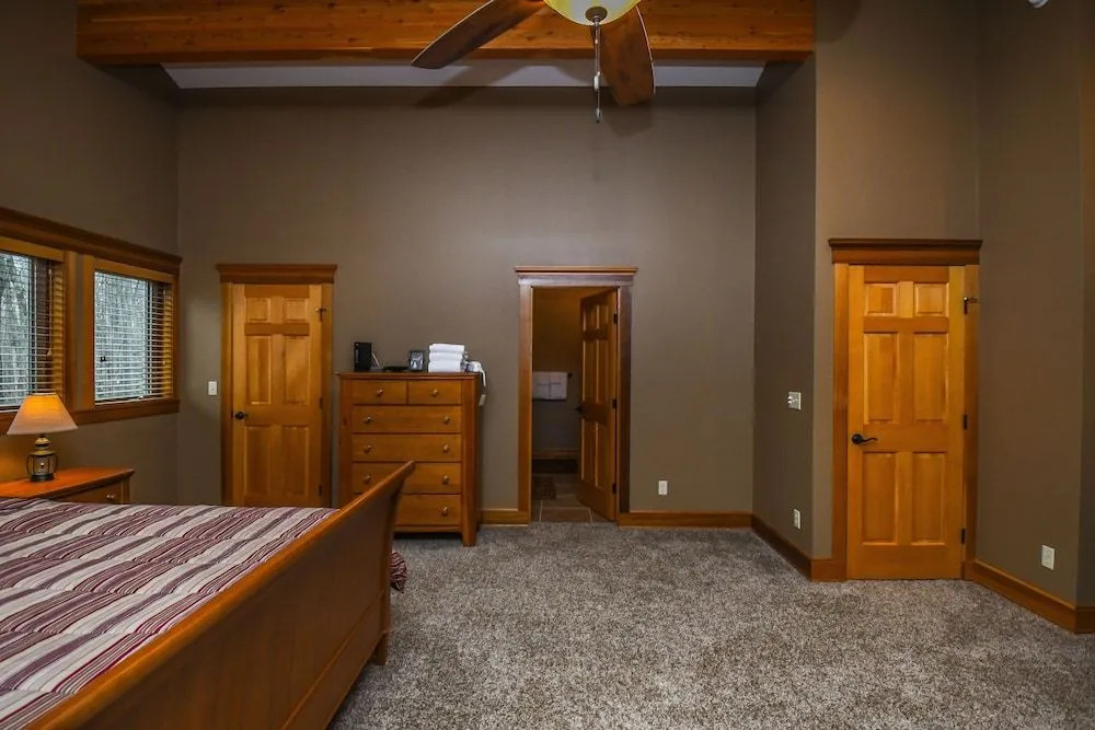 Trees, Breeze and Skis 3 Bedroom House