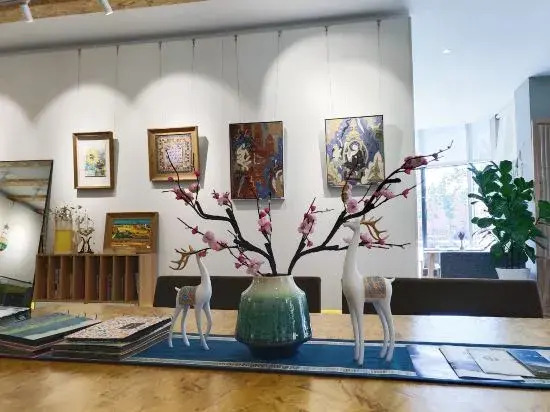 Twenty Rooms Art Hotel