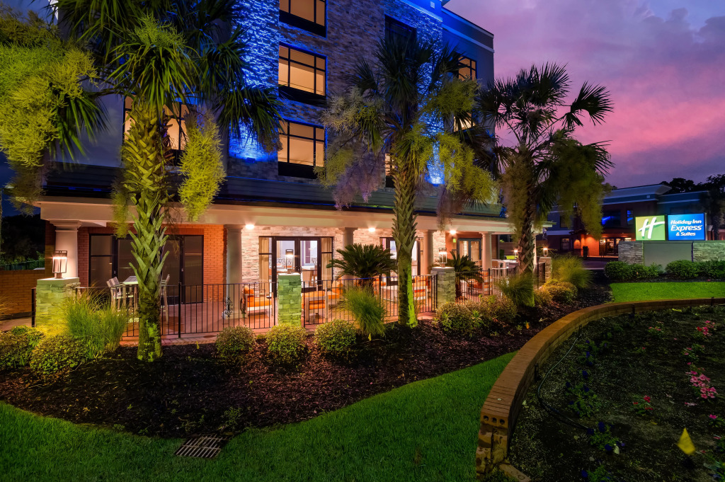 Отель Holiday Inn Express & Suites Lexington