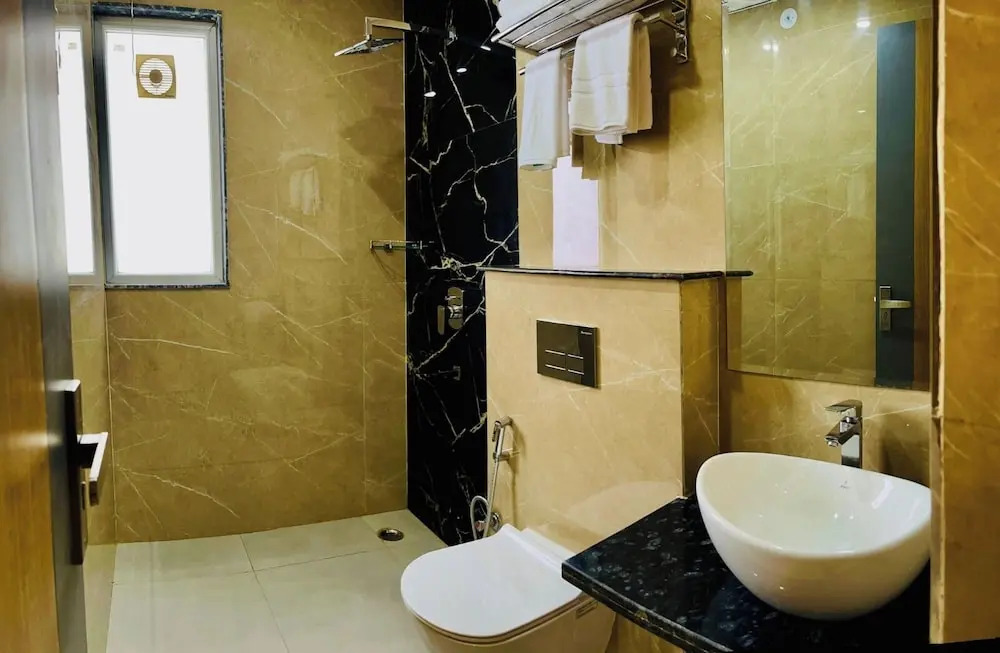 The Grand Oasis Hotel & Resort I Near India Expo Mart