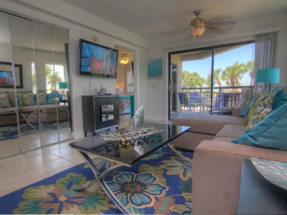 Gulf Strand 208 By Redawning