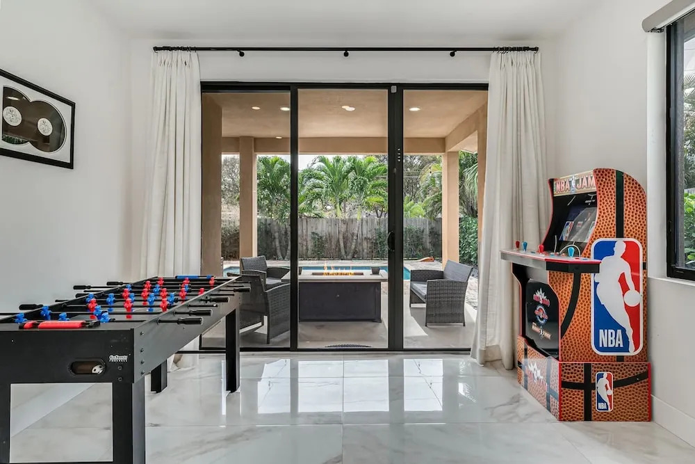 Fox Grand Residence- 6bd, 2 Pools & Pool Table