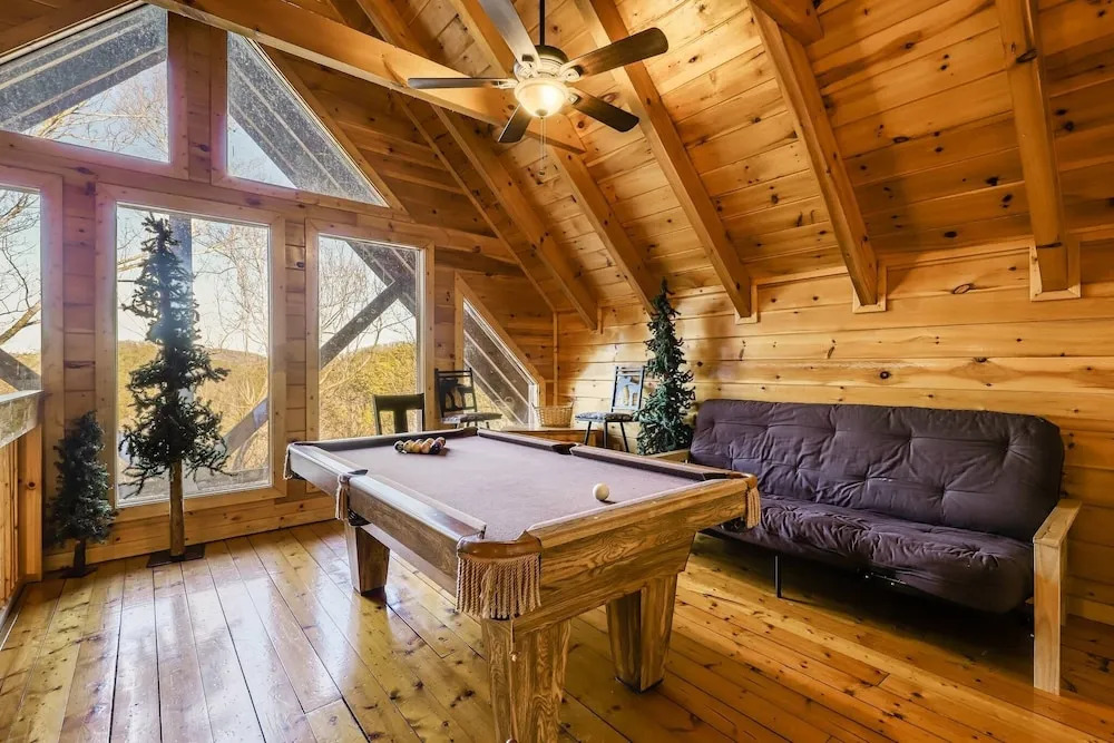 Cozy Bear 2 Bedroom Cabin