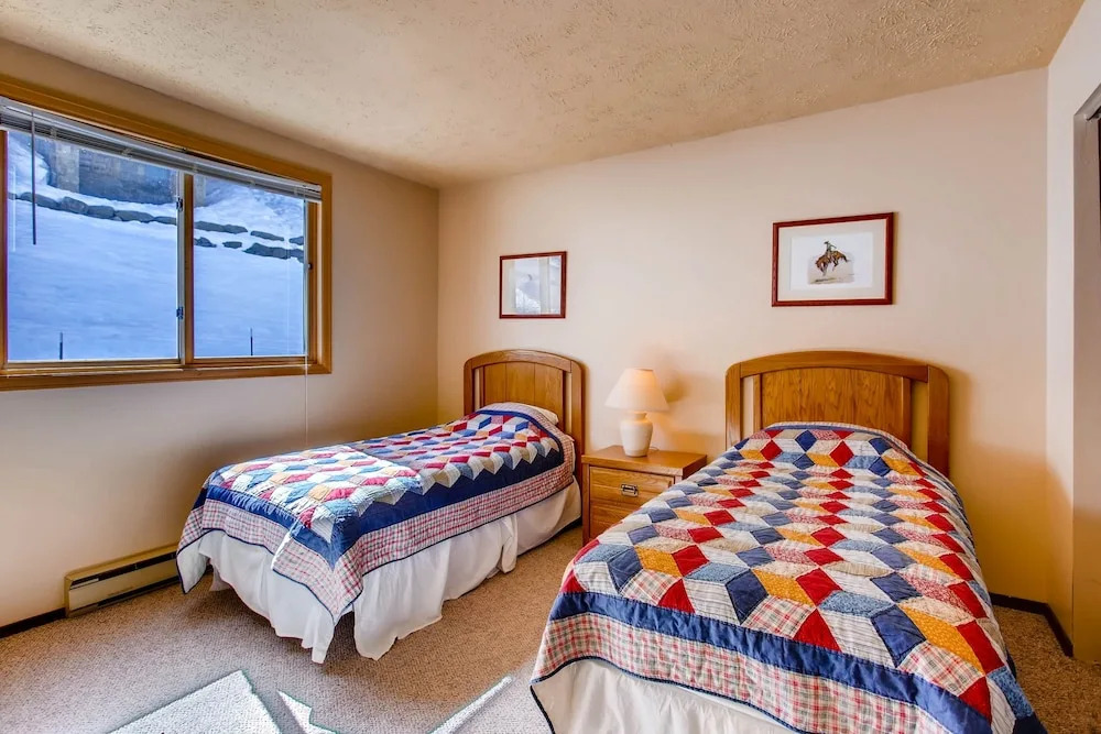 Unique, Mountain 4 Br  4 Bedroom Condo - No Cleaning Fee! by RedAwning
