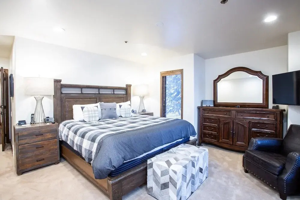 Ridgepoint at Deer Valley Resort - Three Bedroom with Hot Tub #124 3 Condo