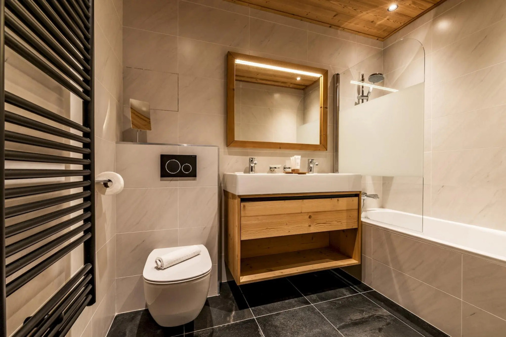SORBUS - Contemporary Apartment in Luxury Residence