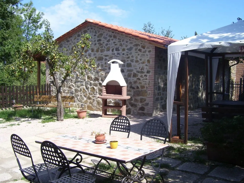Provincial Holiday Home in Pacaino Umbria with Pool