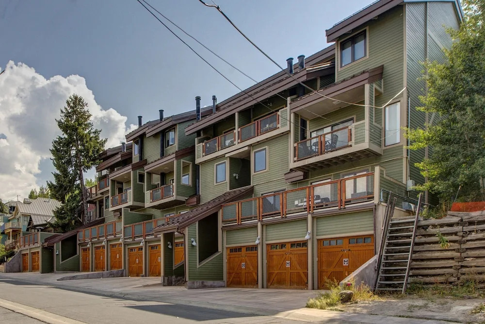 Quitting Time 3 Bedroom Condo by RedAwning