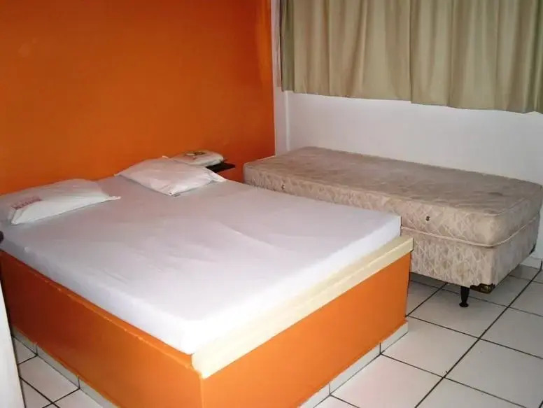 New Fox Hotel