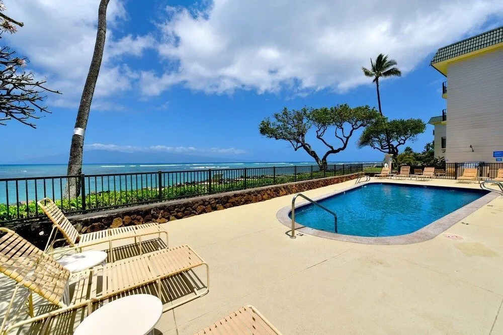 Kahana Reef 303 by RedAwning