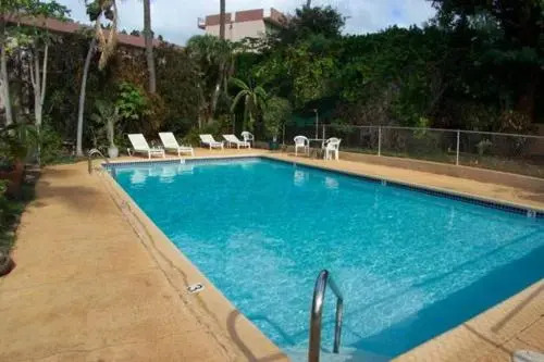 Lahaina Luxury Beach Condos