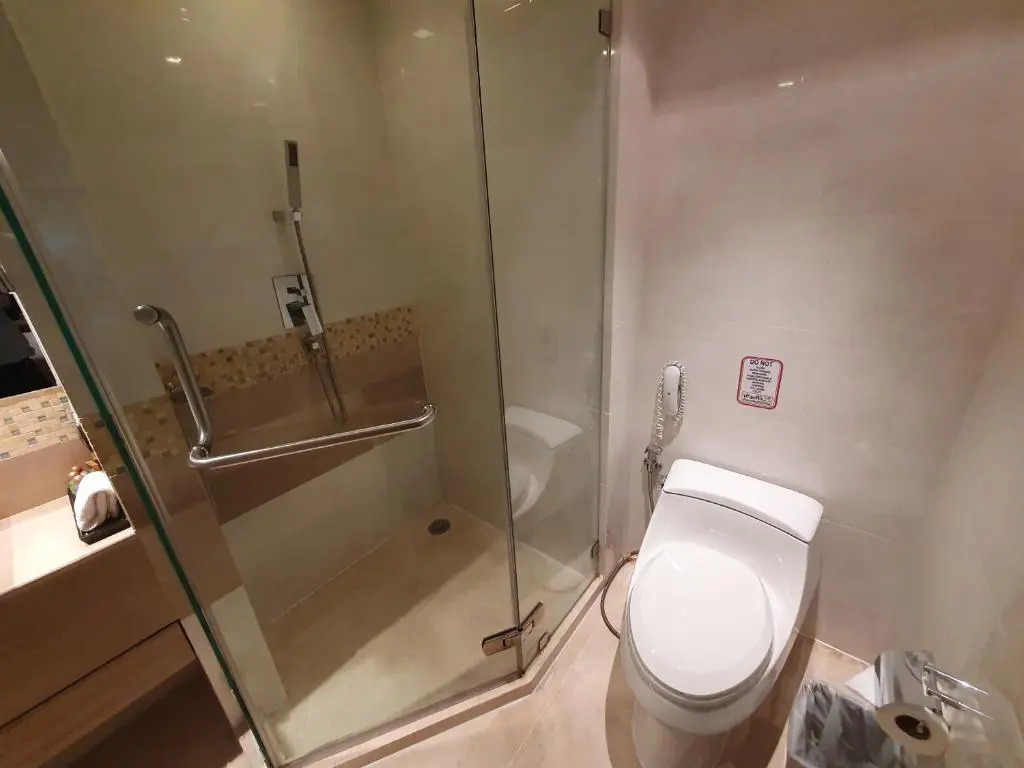 Amora NeoLuxe Suites Hotel