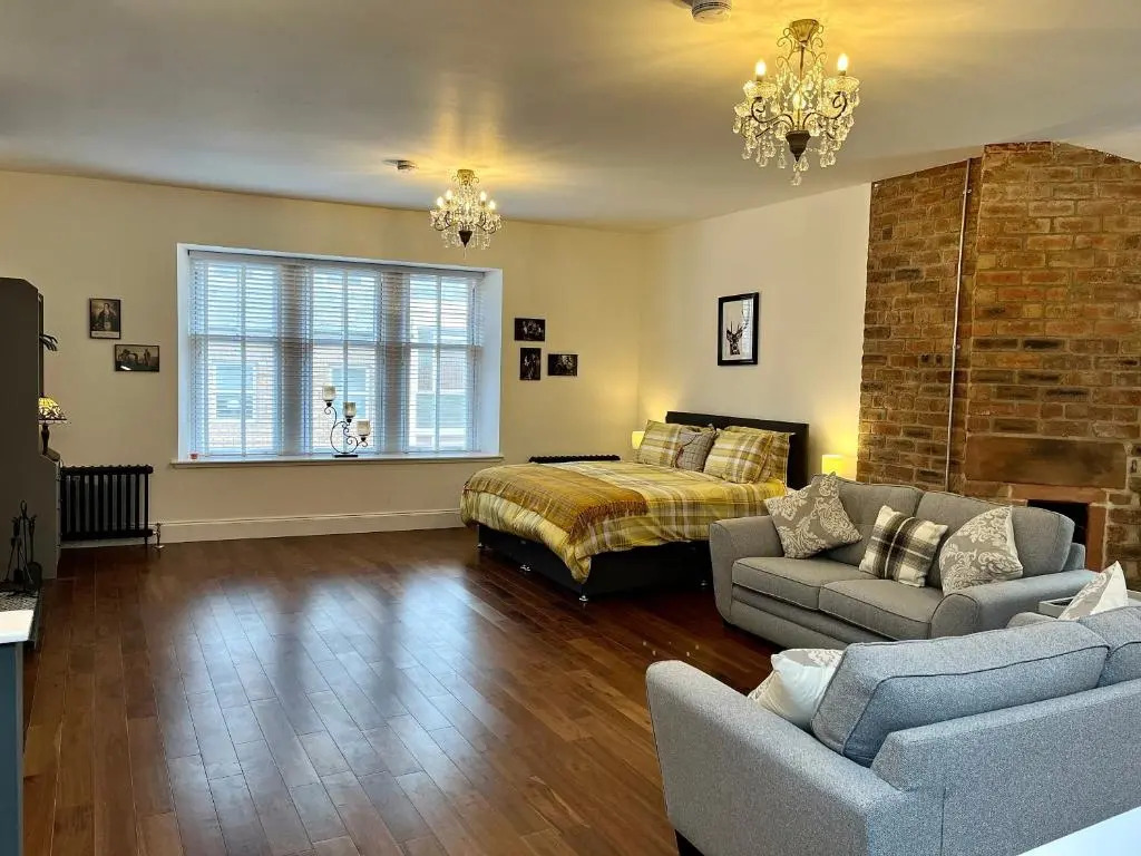 The Bards Loft, Large Studio Apartment