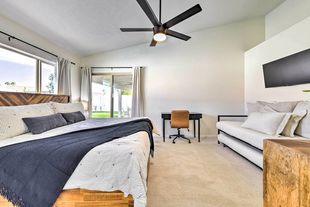 Pool, BBQ & Patio: Gilbert Getaway Near Golfing