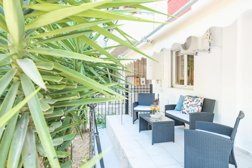 2 stops to Acropolis - Free Cancellation - Terrace