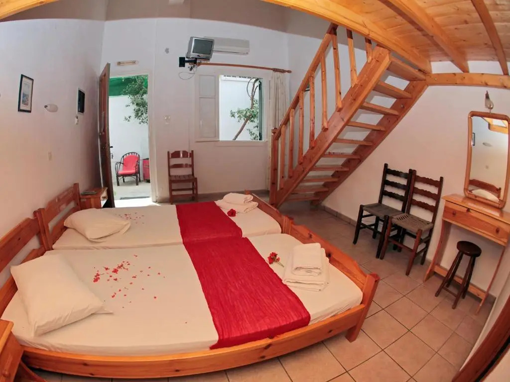 Glaros Guesthouse