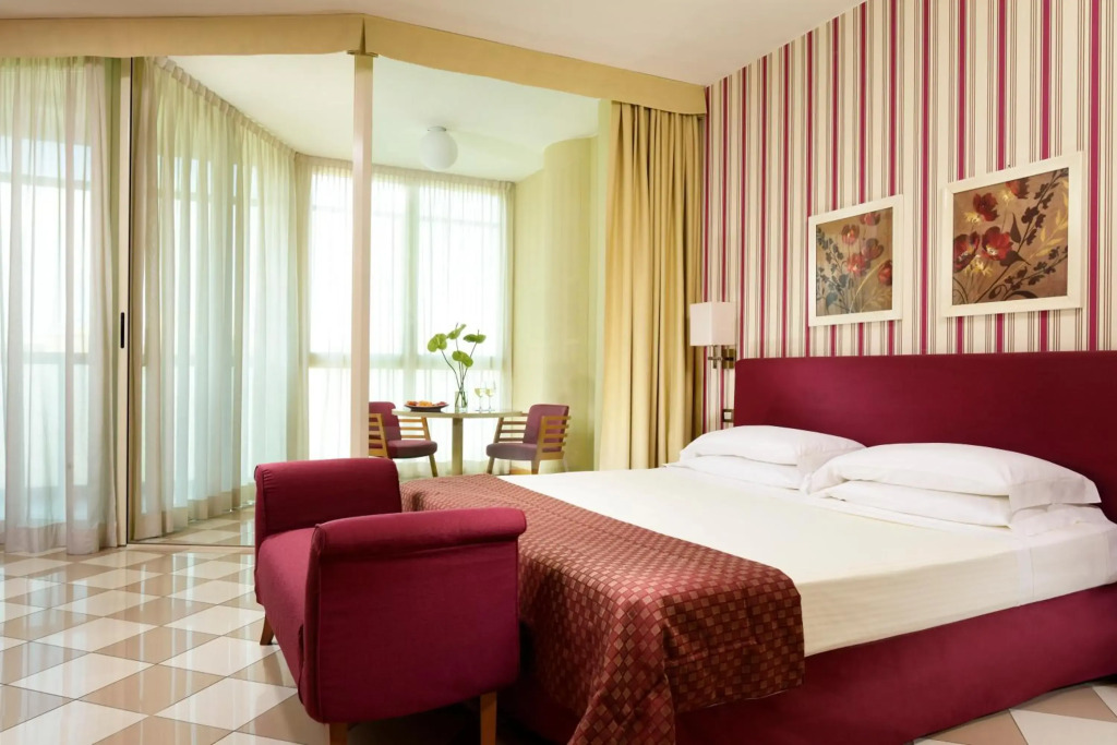 UNA Hotels The One Milano Hotel & Residence
