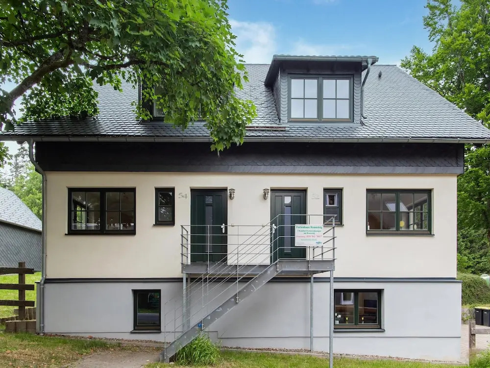 Apartment with terrace and garden