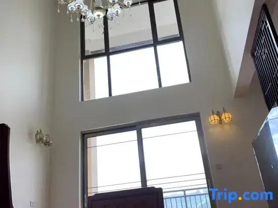 Lichuan High Speed Railway Station Huochai Share Penthouse Duplex Homestay