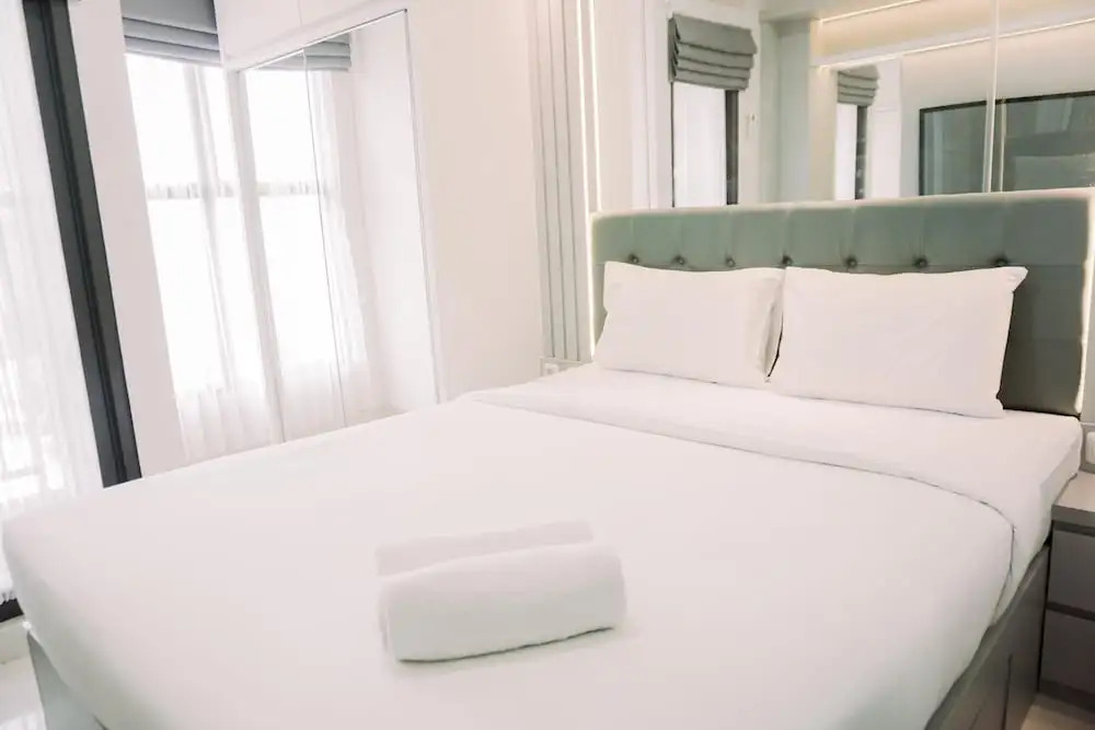 Restful And Well Furnished Studio Transpark Bintaro Apartment