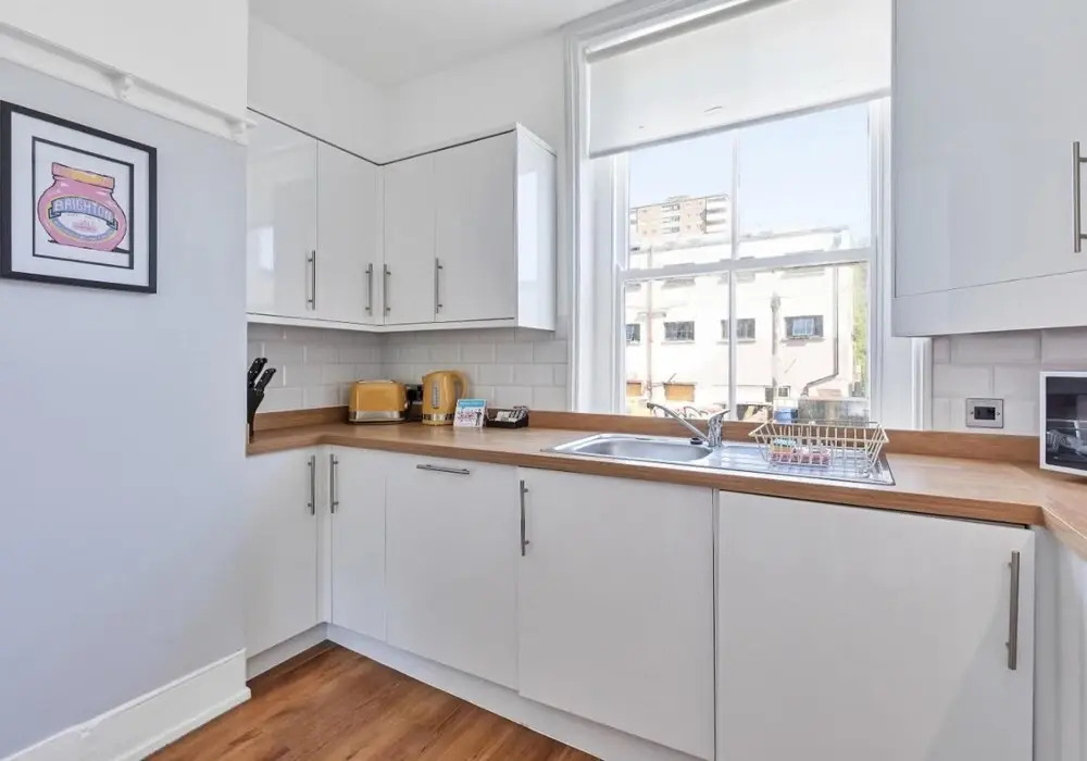 Grand Studio View - Large City Centre Studio Apartment