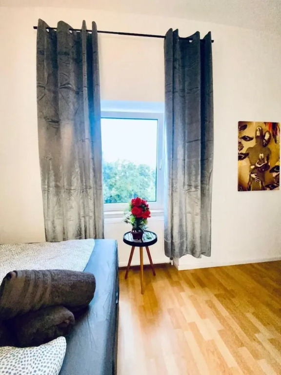 Spacious 4 BR Apt Perfect for Groups