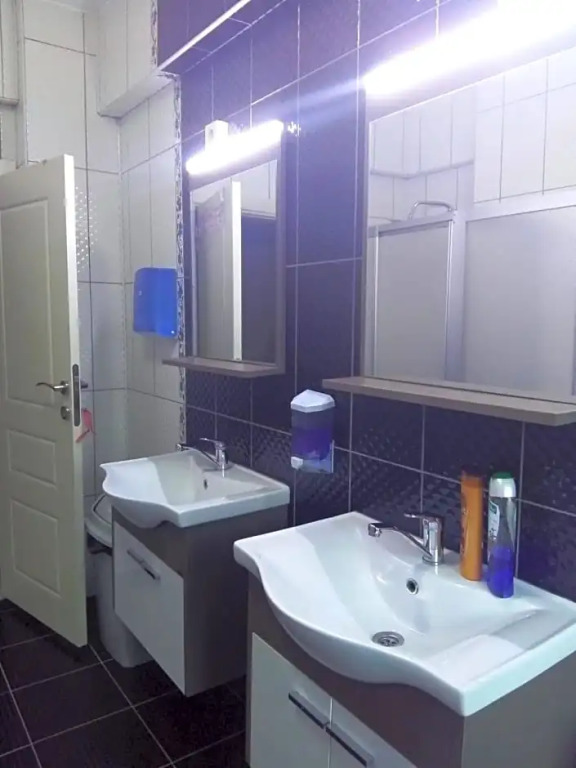 Bahar Hostel