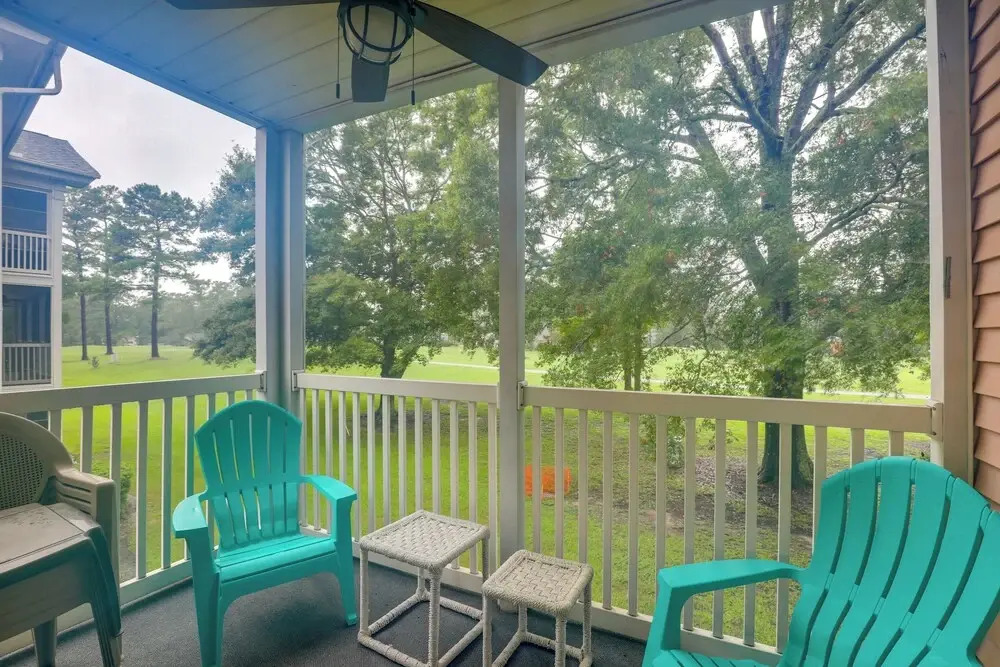 'southern Charm' Condo w/ Pool ~ 4 Mi to Broadway!