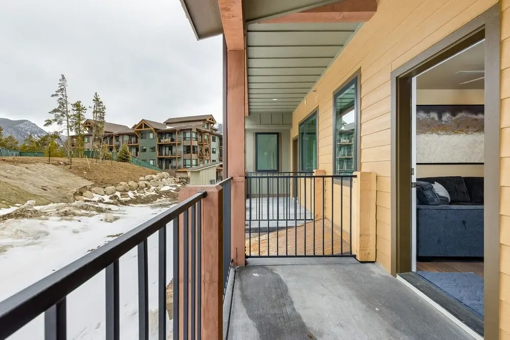 103 Clearwater Lofts 1 Bedroom Condo by Redawning