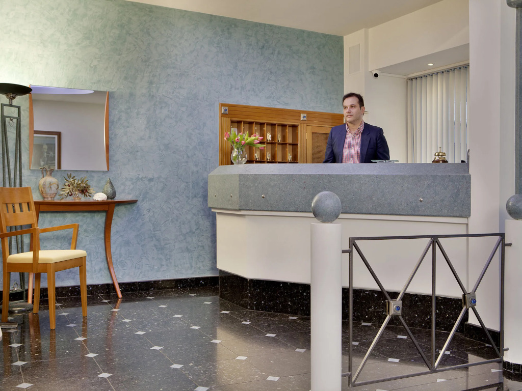 Athos Hotel