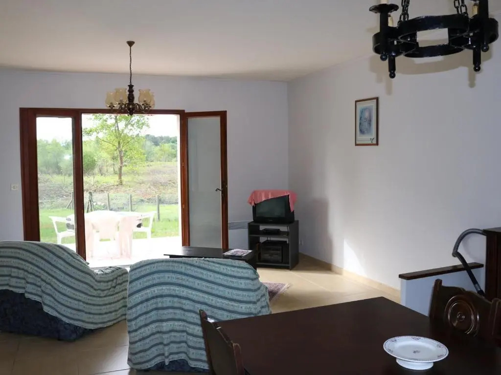 Maison Calme avec Jardin, Proche Lac et Centre, Animaux Bienvenus, Ménage Inclus - FR-1-319-408