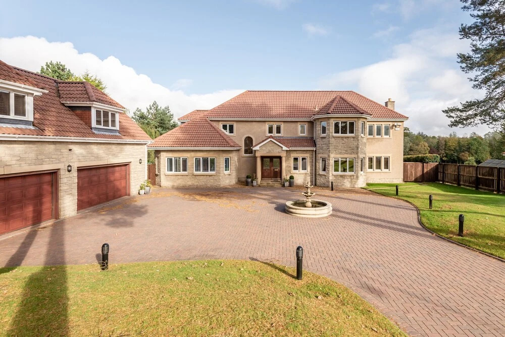 Luxury 6 Bed House With Pool