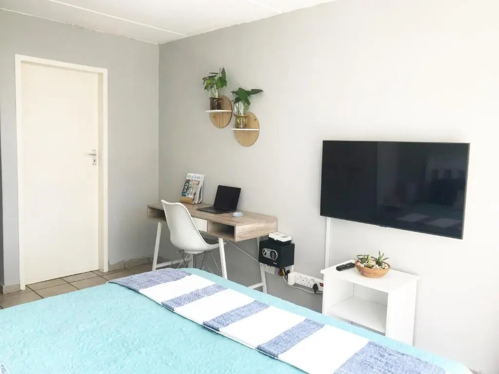 The Kindaspace - Smart Studio with Netflix & DStv