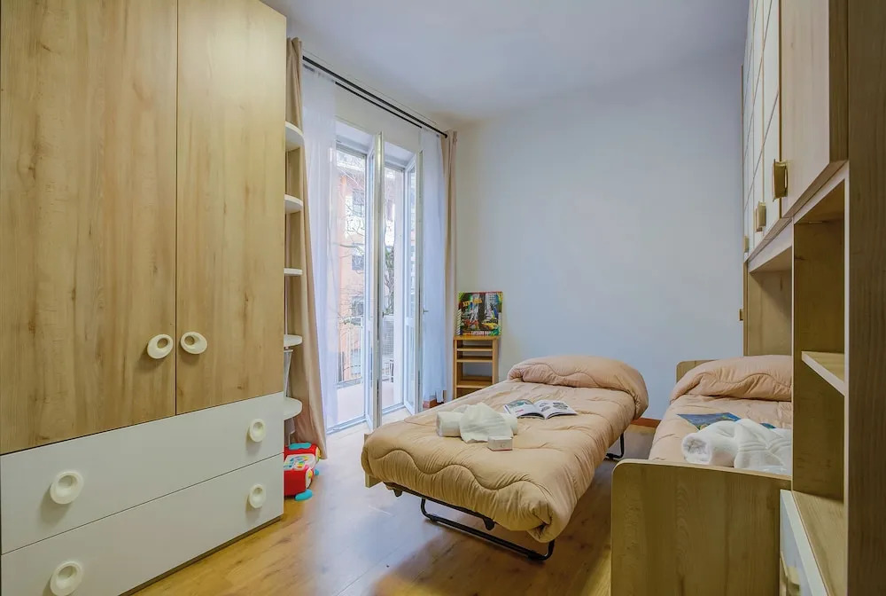 Asia Apartment Laveno Center