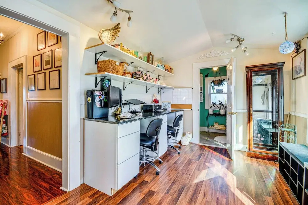 'storybook Craftsman' Home w/ Private Hot Tub!