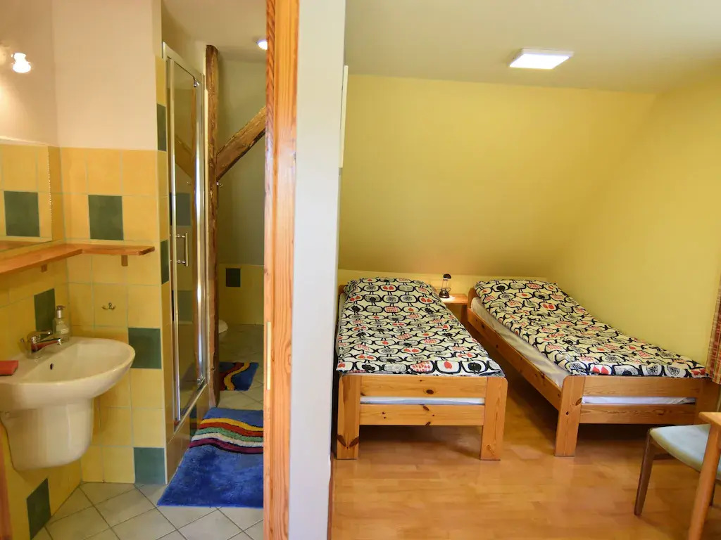 Cottage in a quiet location by the lake Mausz, Parchowo in Kashubia
