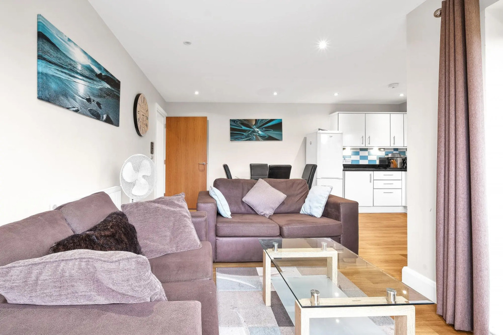 London Heathrow Living Serviced Apartments - Apt 2
