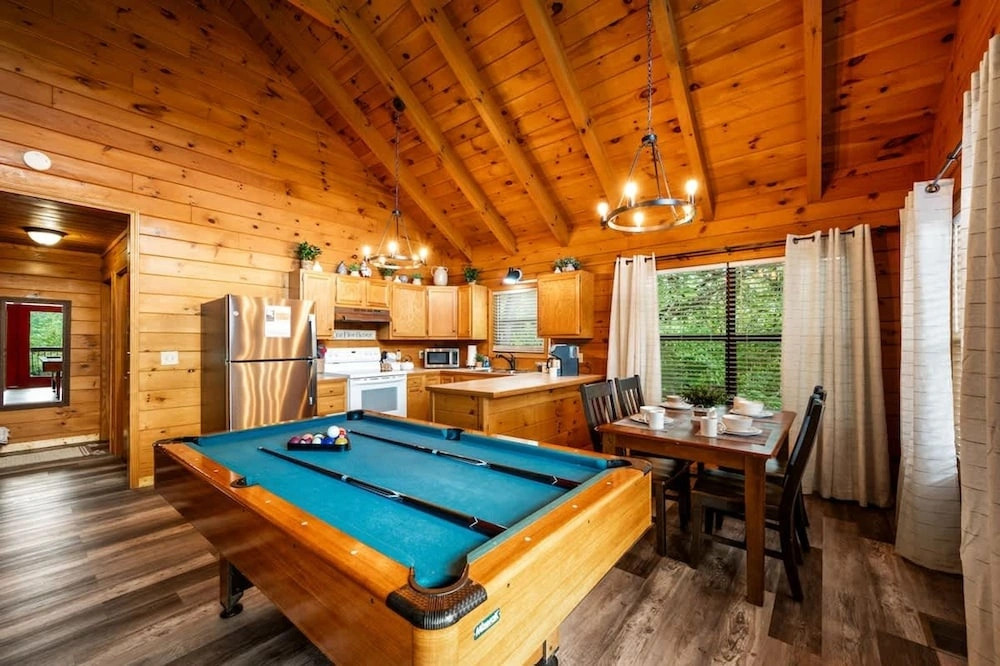View-location-hot Tub-pool Table-3 Fireplaces