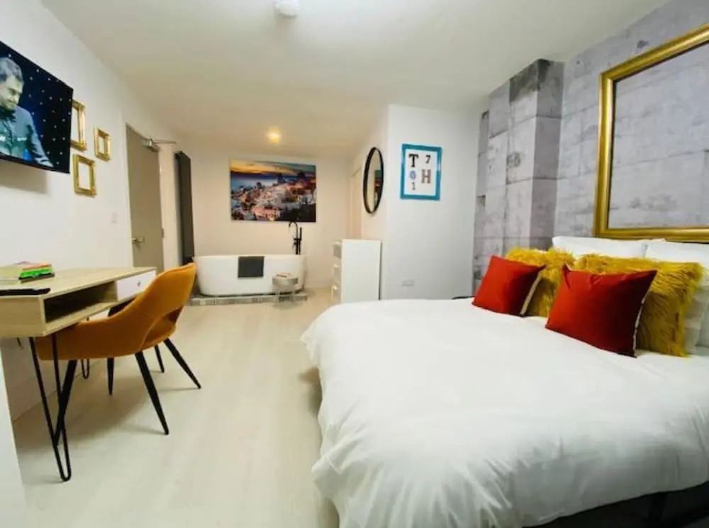 Townhouse PLUS @ Lower Beth Street Stoke