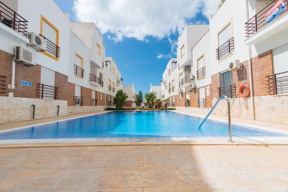 "cabanas de Tavira - Apt Gomeira 3bedroom, Pool, Wifi and air Conditioning"