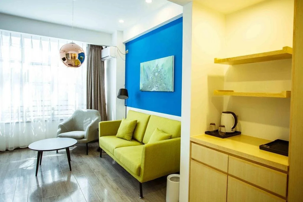Yoghourt Hotel
