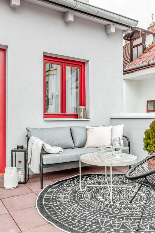 TurnKey I Main Bus Station Apartments